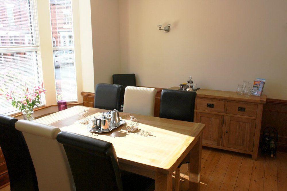 Bed and Breakfast Laurels à Oswestry Extérieur photo