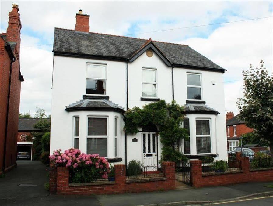 Bed and Breakfast Laurels à Oswestry Extérieur photo