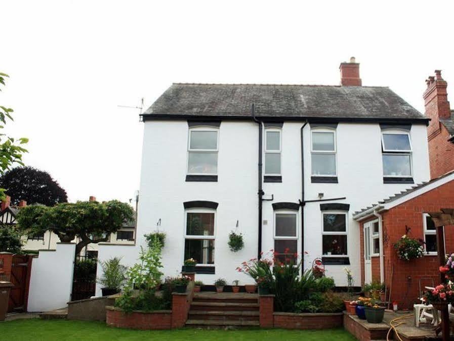 Bed and Breakfast Laurels à Oswestry Extérieur photo