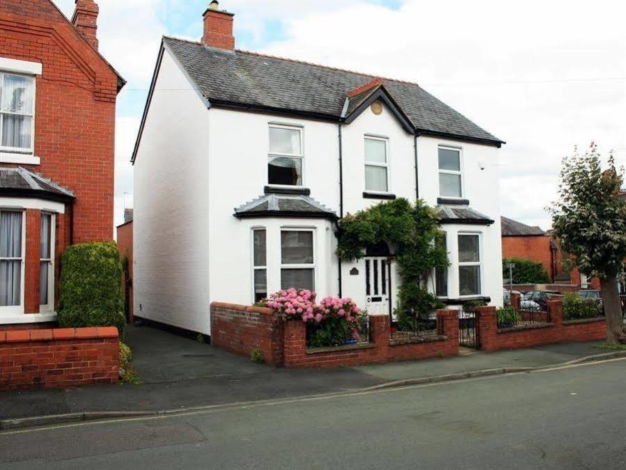 Bed and Breakfast Laurels à Oswestry Extérieur photo