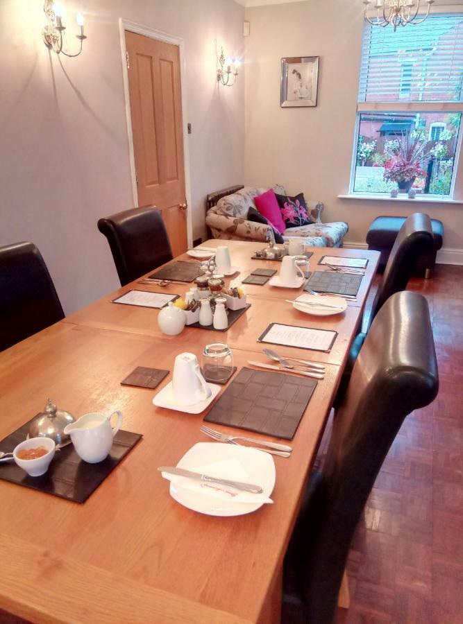 Bed and Breakfast Laurels à Oswestry Extérieur photo